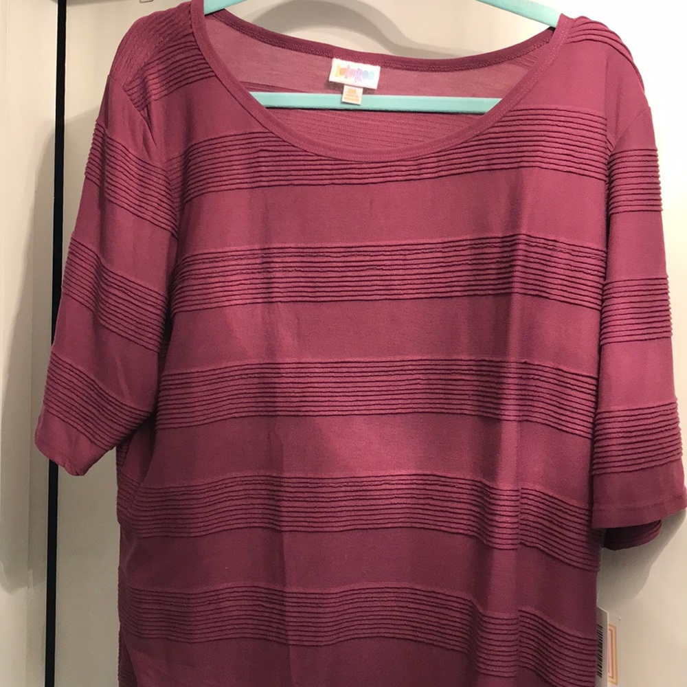 NWT Lularoe Gigi shirt